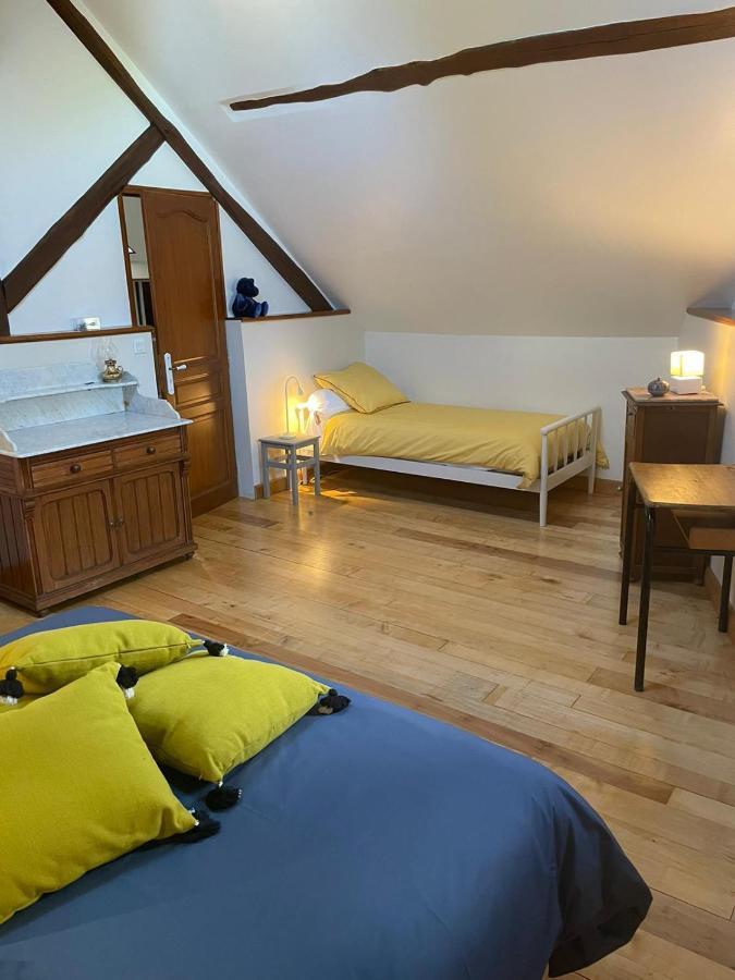 Le Logis Du Regisseur Bed & Breakfast Charny-Oree-de-Puisaye ภายนอก รูปภาพ