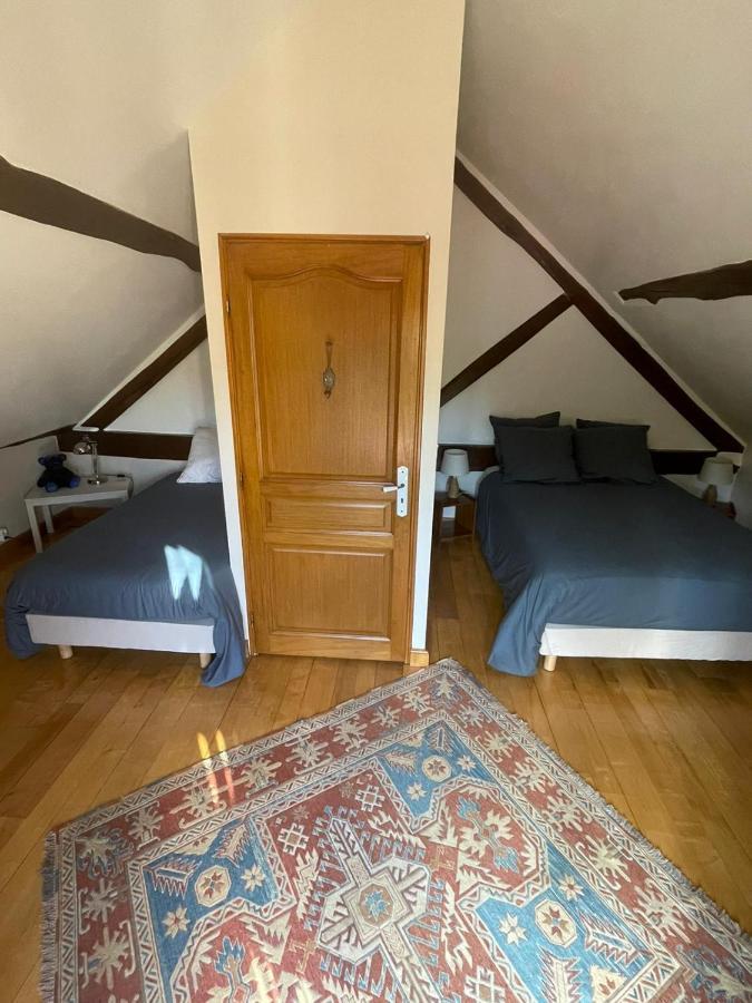Le Logis Du Regisseur Bed & Breakfast Charny-Oree-de-Puisaye ภายนอก รูปภาพ
